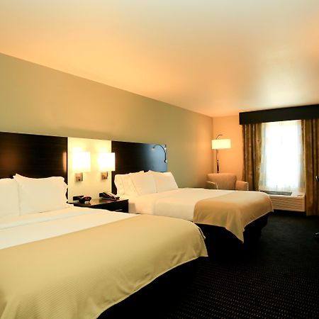 Holiday Inn Express & Suites Marion Northeast By Ihg Habitación foto