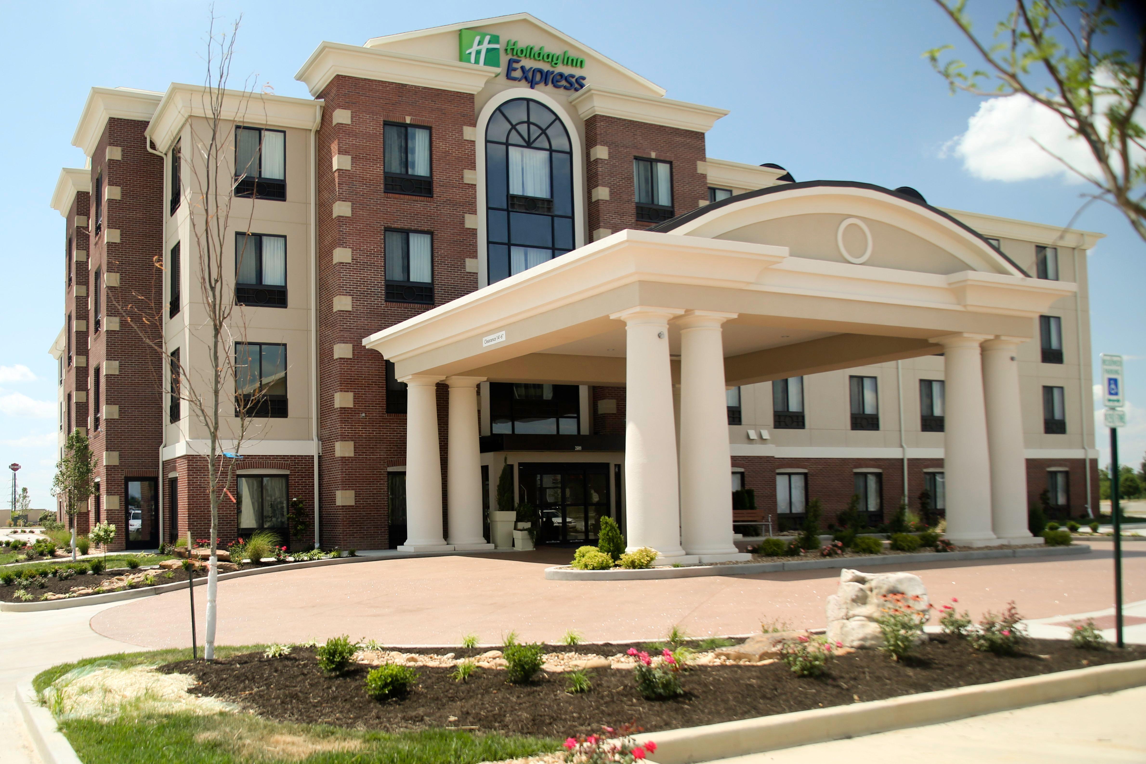 Holiday Inn Express & Suites Marion Northeast By Ihg Exterior foto